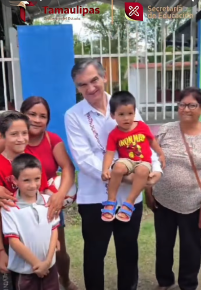 El pasado 4 de junio se desarrolló una actividad educativa más de la Brigada “Transformando Familias”  en Antiguo Morelos, presidida por el gobernador Américo Villarreal Anaya y la presidenta del DIF Tamaulipas, la Dra. María de Villarreal.